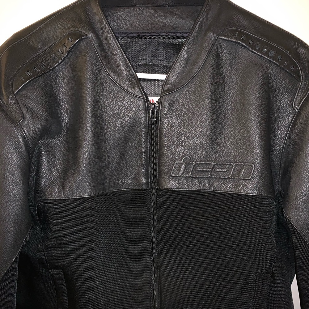 Men’s icon accelerant motorcycle jacket. Large
